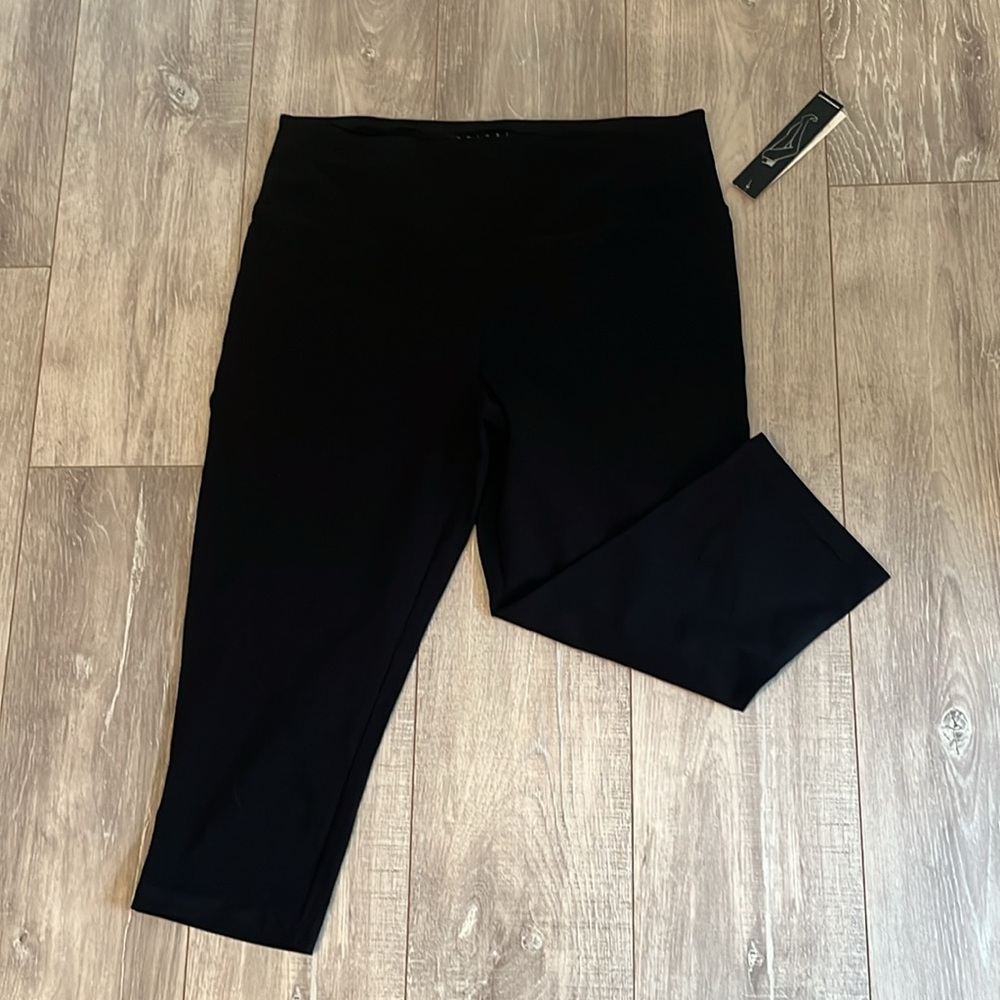 Tribal Cropped Exercise Pant - Picture 2 of 9